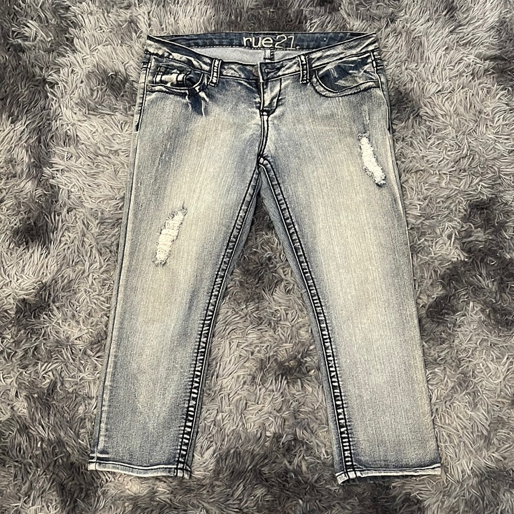Rue 21 Distressed Capri Jeans